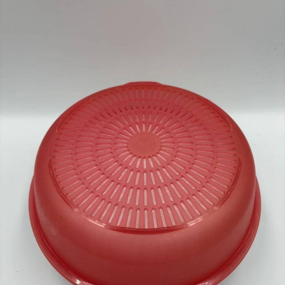 Tupperware Colander Strainer Bowl 1835 Flow Through Lid 3 Quart Red EUC